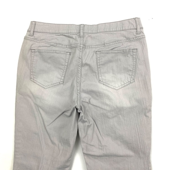 St. John's Bay Cropped Women's size 12 Gray Denim Jeans - Picture 2 of 4